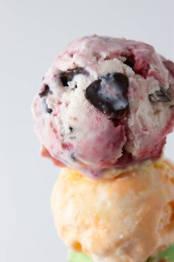 Arka planda lezzetli bir dondurmanın kapağı.