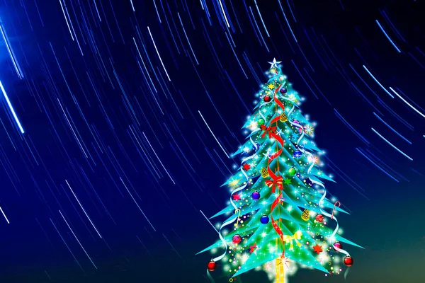 Όμορφο Εορταστικό Χριστουγεννιάτικο Δέντρο Διακοσμήσεις Και Ουρανό Αστέρια — Φωτογραφία Αρχείου