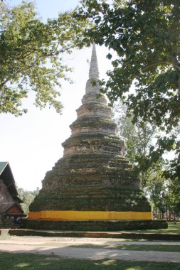 Wat Chang Lom 'daki Sukhothai Tarihi Parkı' ndaki bir Budist serseminin kalıntıları.