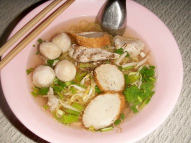 Lezzetli bir Asya yemeğinin yakın çekim görüntüsü