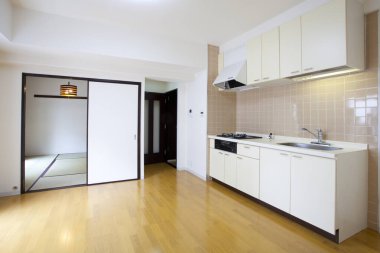 Modern tarzda boş mutfağın içi 