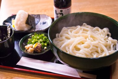 Geleneksel Japon yemekleri.