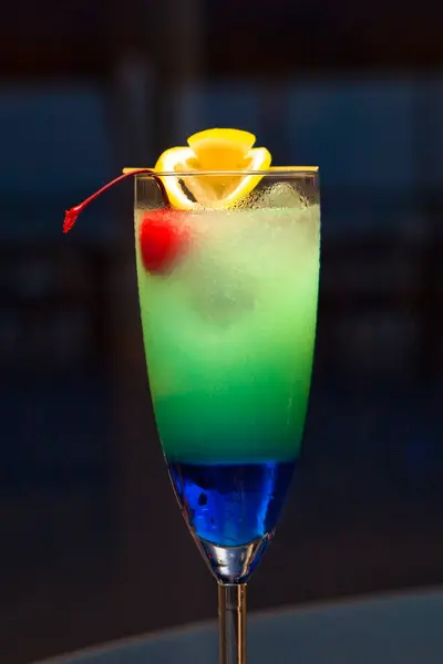 Ett Glas Färsk Kina Blå Cocktail — Stockfoto