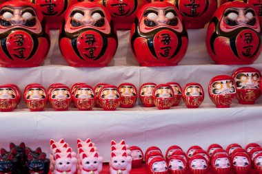 Markette satılan Çin hatıraları.