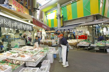 Şehirdeki balık pazarı