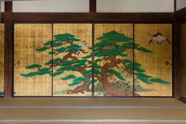 Japonya 'nın Kyoto kentindeki Daikaku-ji Tapınağı' nın sürgülü Japon kapıları olan fusuma üzerindeki resim.. 