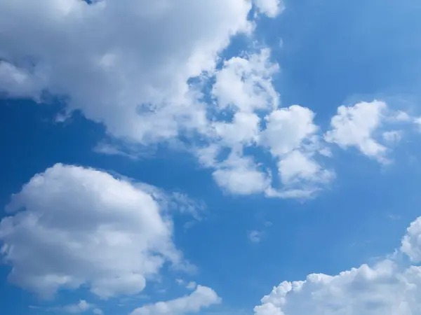 Blå Himmel Med Moln Naturlig Bakgrund — Stockfoto