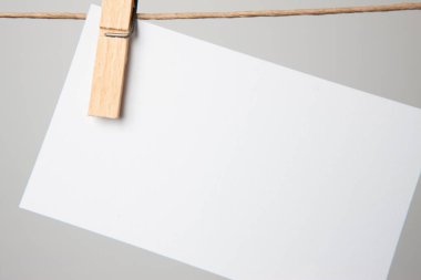 İpte asılı boş kart, boşluğu kopyala 