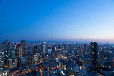 Modern Tokyo şehir silueti, akşam Japonya