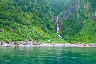 deniz ve dağ uçurumları 