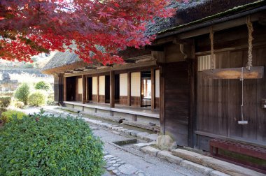 Gero, Gifu Bölgesi 'nde bir açık hava müzesi olan Gero Onsen Gthe Mura' da sonbahar.                          