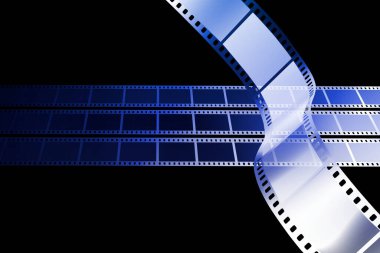 Siyah arkaplanda üst üste binen mavi film şeritleri.