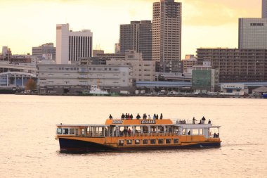 Şehirdeki modern binalar, şehir arkaplanı 