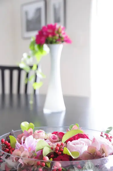Egy Függőleges Felvétel Egy Csokor Virágról — Stock Fotó