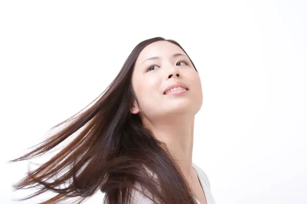 Молода Жінка Довгим Коричневим Волоссям Ізольована Білому Тлі — стокове фото