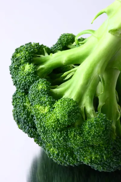Broccoli Verdi Freschi Sfondo Bianco — Foto Stock