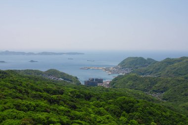 Japonya 'nın İnasa Dağı' ndan Fukuda denizinin güzel manzarası.