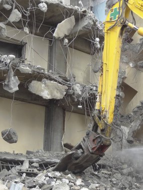 Yıkılmış bina manzarası dış görünüş 