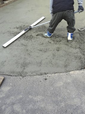 Bahçeye çimento döşeme görüntüsü