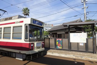 Japonya. Tren istasyonlu şehir. 