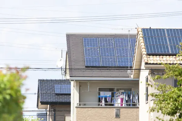 Pannelli Solari Tetti Edifici Energie Alternative — Foto Stock