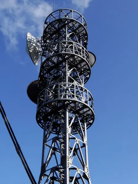 Torre Antena Radio Cielo Azul — Foto de Stock