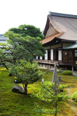 Japonya 'daki Japon bahçesinde güzel mimari