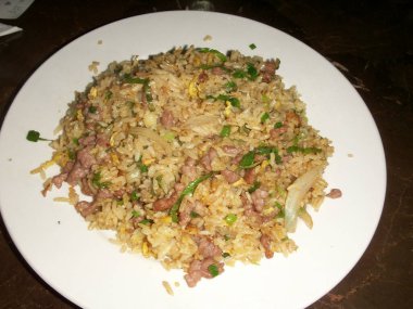 Lezzetli bir Asya yemeğinin yakın çekim görüntüsü