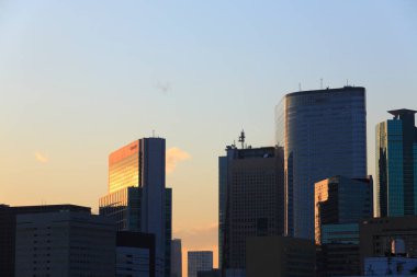 güzel şehir gökyüzü manzarası, kentsel arka plan konsepti 