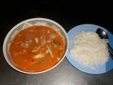 Lezzetli bir Asya yemeğinin yakın çekim görüntüsü