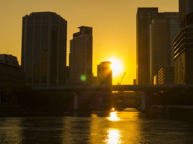 Şehrin dışındaki modern binalar 