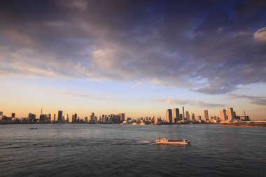 Şehirdeki modern binalar, şehir arkaplanı 