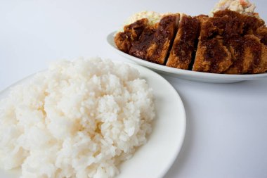 Japon geleneksel pilavı ve balık.