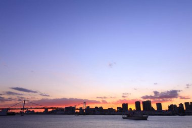 Şehirdeki modern binalar, şehir arkaplanı 