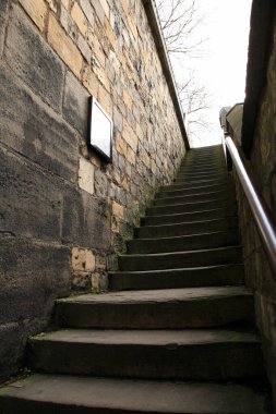 Edinburgh, İskoçya 'daki eski şatoya giden merdiven.