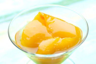 Cam kavanozda mango tatlısı yakın çekim