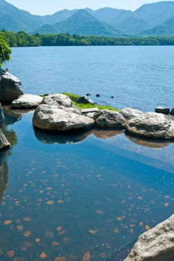 deniz, kayalar ve dağ kayalıkları 