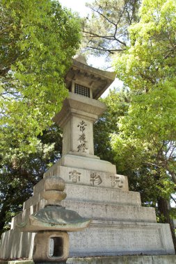 Şehirdeki ünlü tarihi heykel manzarası 