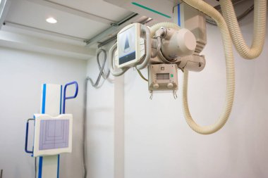 Ameliyat odasındaki ameliyat lambaları, kapatın.