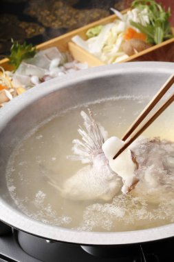 Taze balık çorbası hazırlıyorum. 