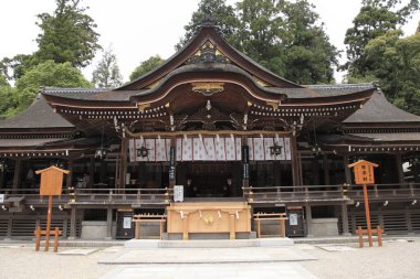 Tapınak manzarası, geleneksel Japon mimarisi.