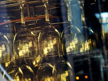 bar sayaç üzerinde boş bardak yakından görmek  