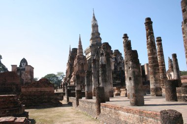 Wat Chang Lom 'daki Sukhothai Tarihi Parkı' ndaki bir Budist serseminin kalıntıları.