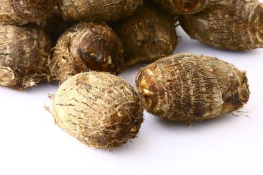 Ham taro köklerini kapat