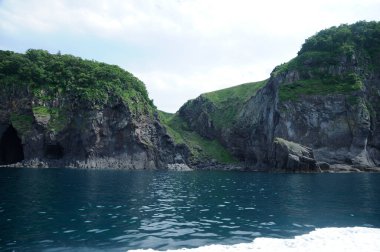 deniz ve dağ uçurumları 