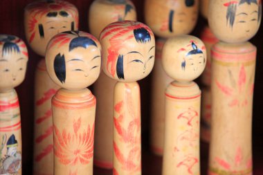 Japon geleneksel tahta bebekleri, yaklaşın.