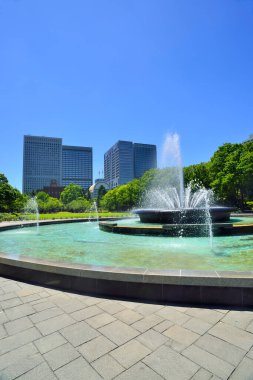 Tokyo şehir merkezindeki çeşme, Japonya