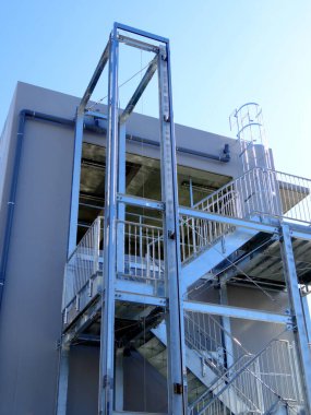 Şehrin modern binası