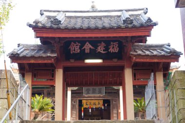 Antik Japon tapınağının manzaralı görüntüsü