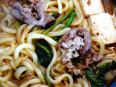 et ve sebzeli erişte.